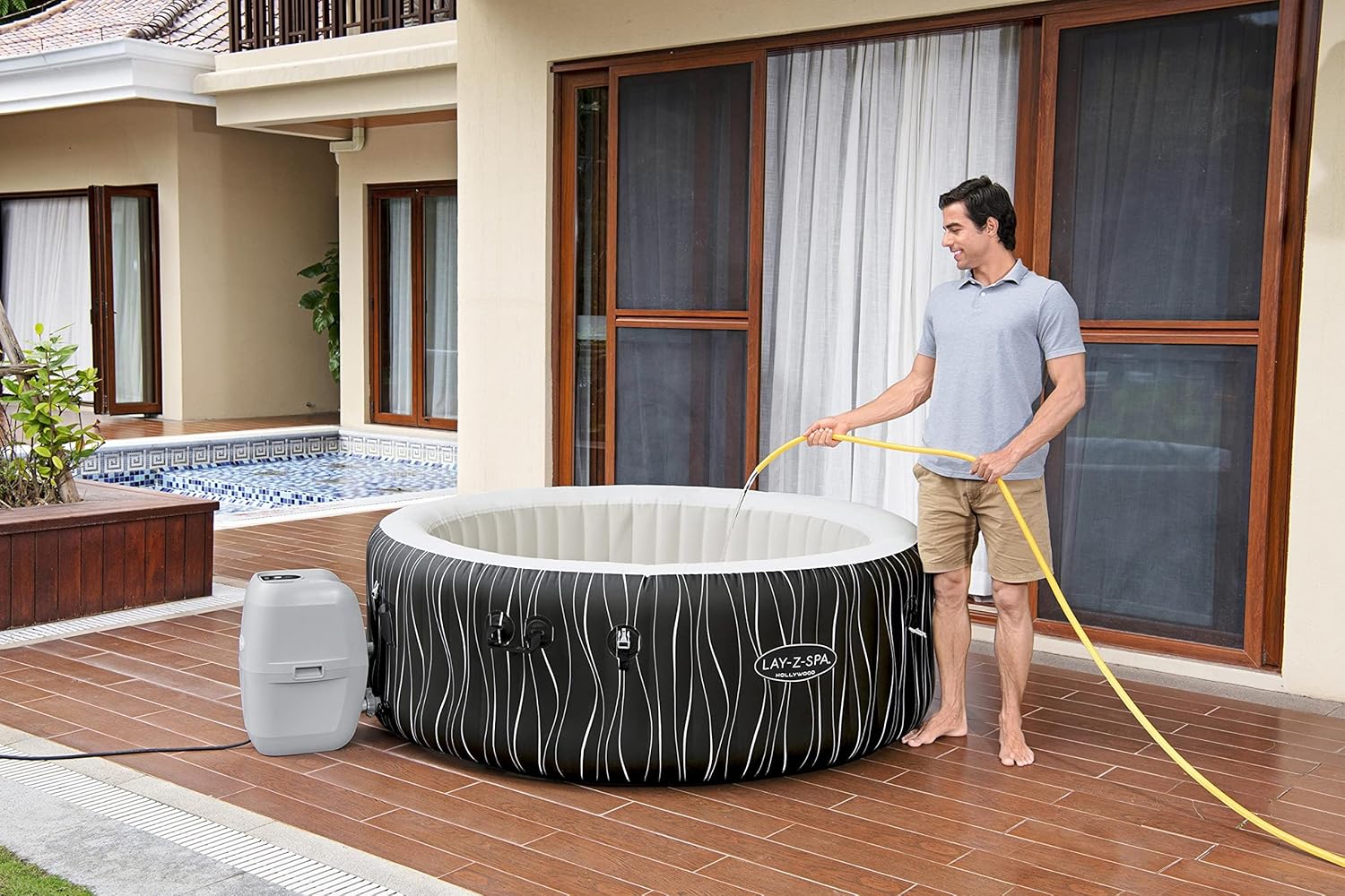 Bestway - LAY-Z-SPA Hollywood - 196x66cm - 4-6 personnes, Airjet