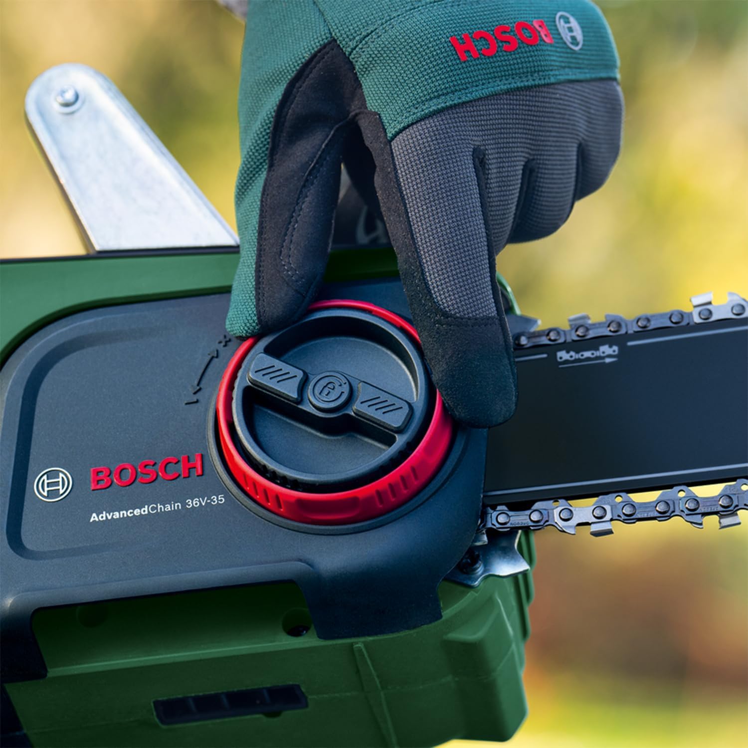 Bosch Tronçonneuse à chaîne sans fil - AdvancedChain 36V-35-40 (pour tronçonner le bois dur ; système 36V ; vitesse de chaîne : 14 m/s ; 1 batterie 2,0 Ah et chargeur)