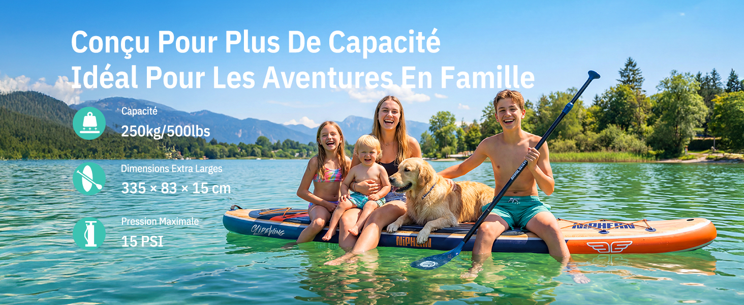 Le texte indique « Conçu pour plus de capacité » et « Idéal pour les Aventuriers ». Scène aquatique extérieure montrant un groupe de personnes en kayak jaune sur un lac avec des montagnes et une forêt en arrière-plan.