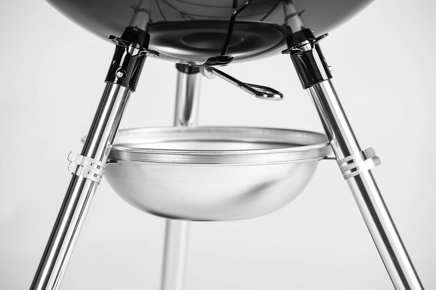 Weber - Original Kettle série - 47 cm - acier émaillé, nettoyage One-Touch, thermomètre, trépied, noir E-4710