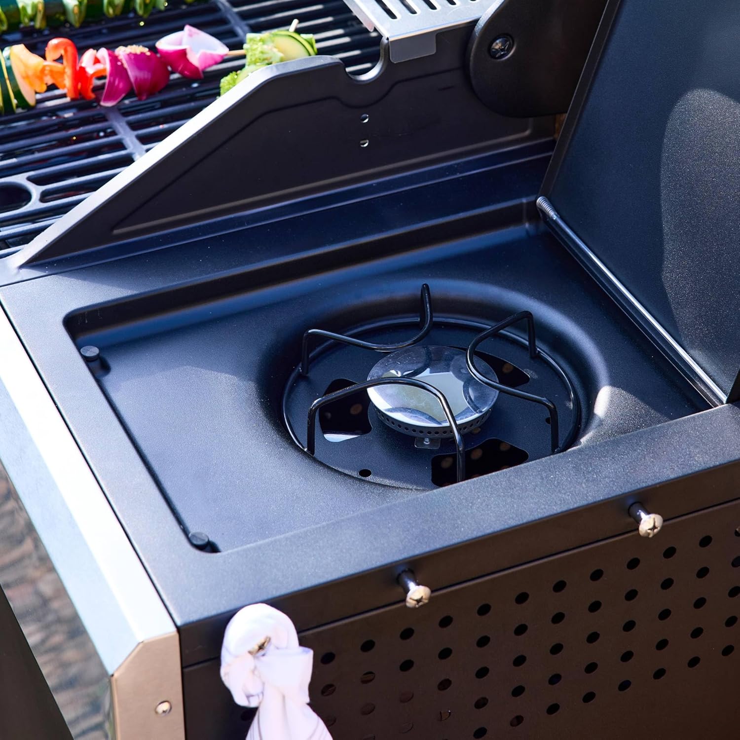 sweeek - Maxim barbecue gaz 4 brûleurs, 145,5x61,5x143,5cm, thermomètre, récupérateur, grille chauffante