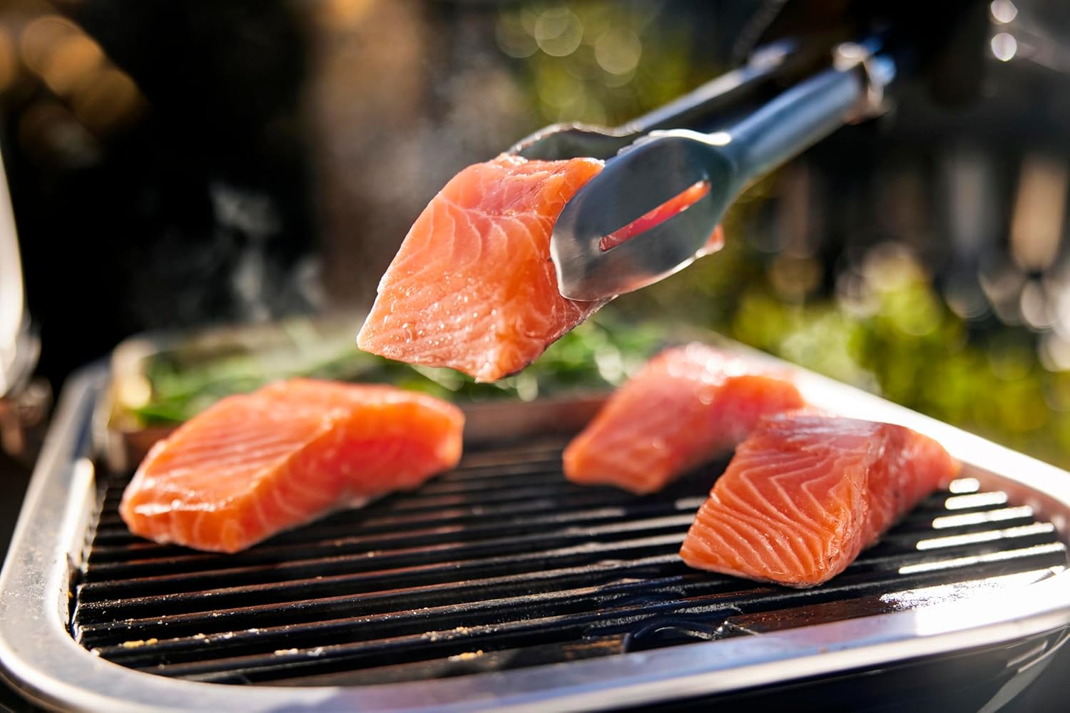 Weber - Lumin Compact - 43x32 cm - barbecue électrique, 315°C, fumage, grilles fonte