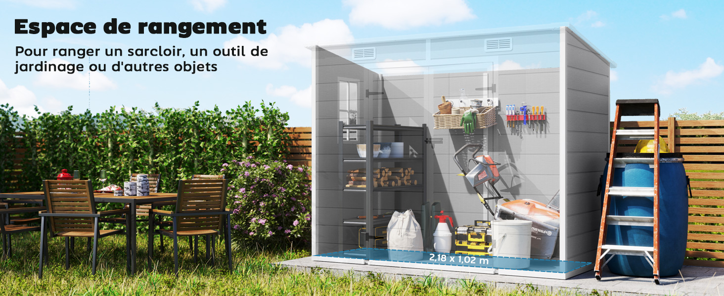 avec porte transparente, présentant des étagères intérieures organisées pour les outils et fournitures de jardin. Situé à côté de meubles de patio dans une cour paysagée.