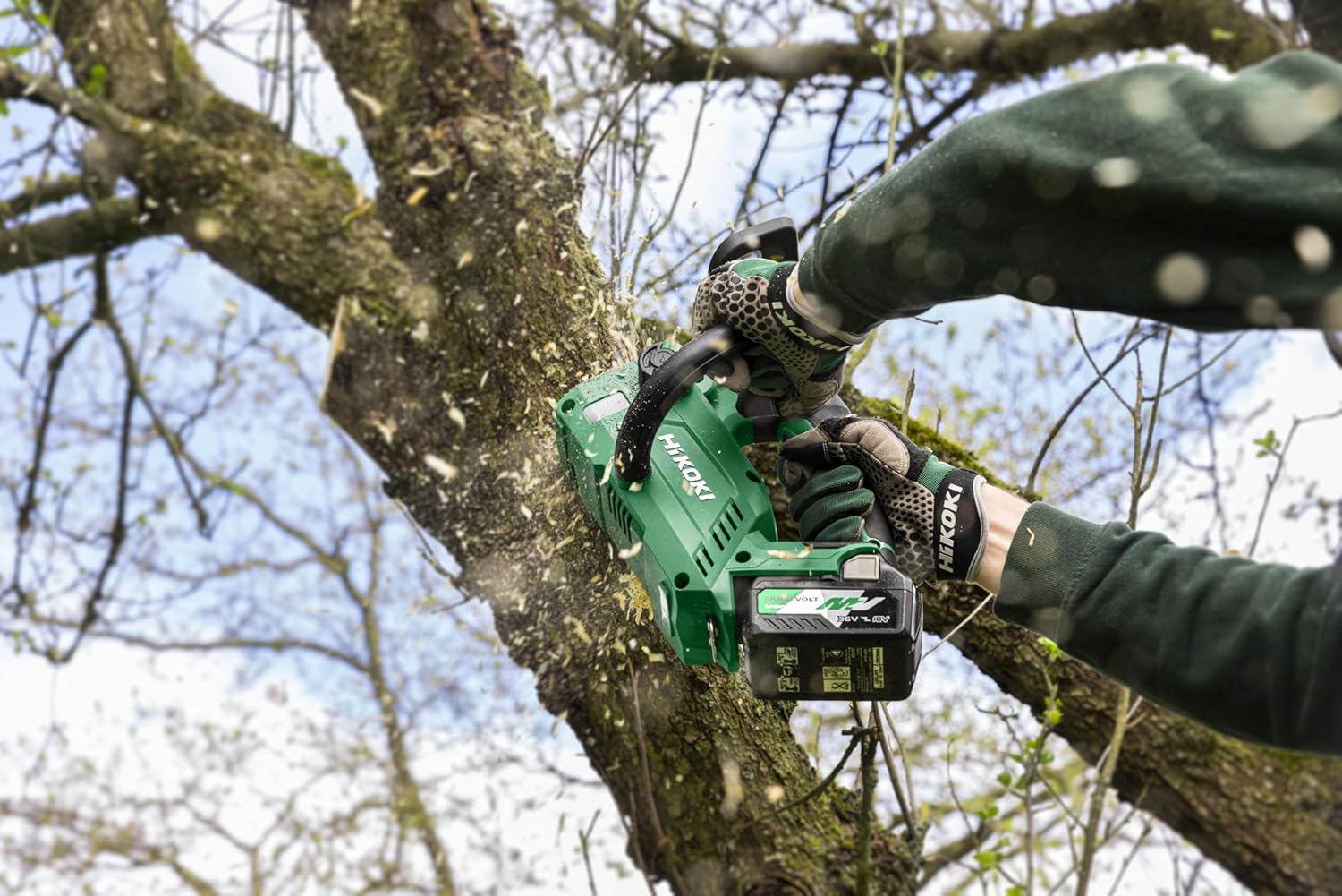 HiKOKI Scie à chaîne électrique - 36 V - Lame de scie de 30 cm, moteur sans balais, légère, puissante, coupes précises - Idéale pour l'entretien des arbres - Sans batterie et sans chargeur