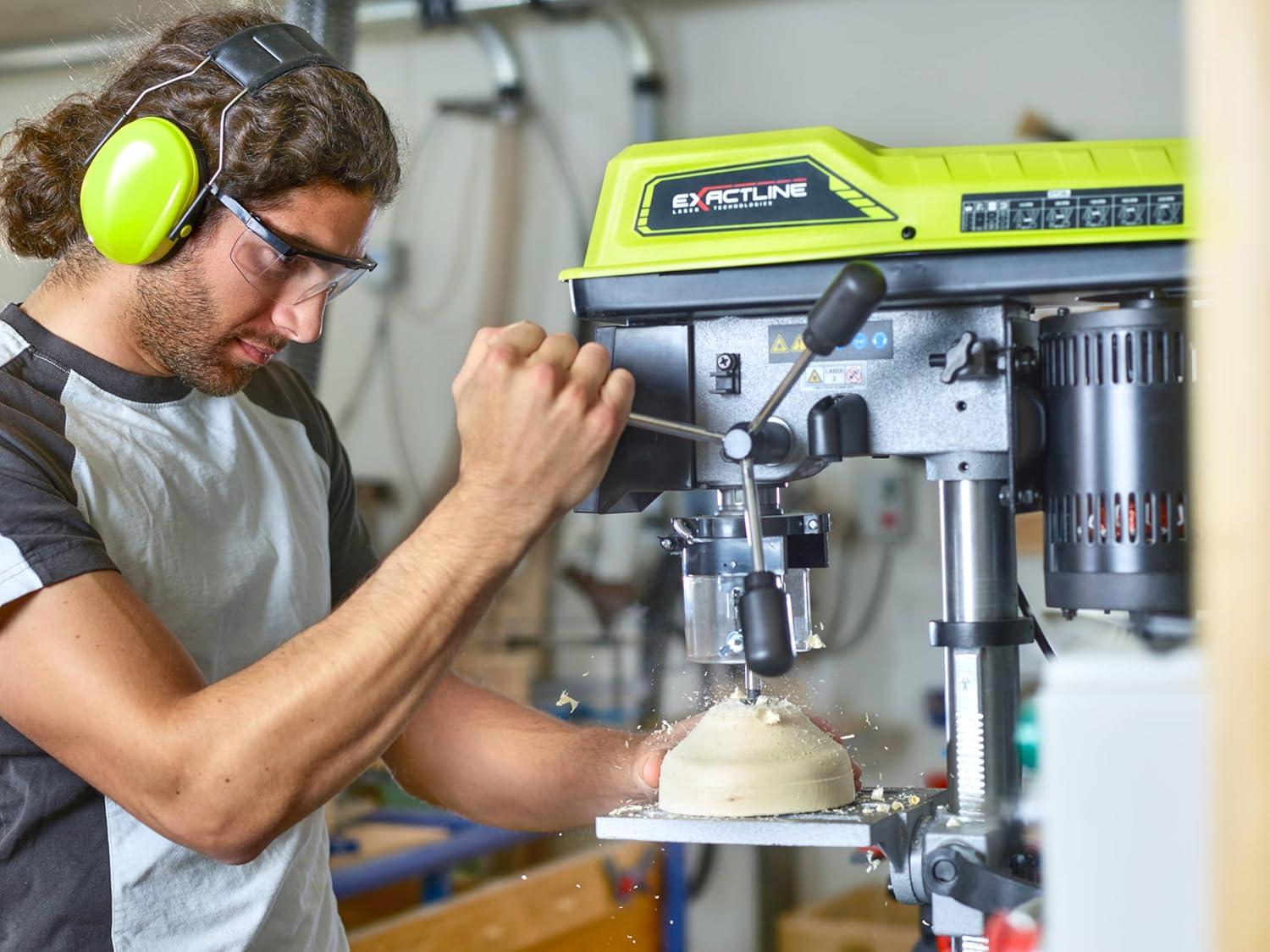 RYOBI - Perceuse à Colonne Filaire 390W RDP102L – 5 Vitesses, Mandrin 13mm, Pointeur Laser, Hauteur Réglable, Colonne Fonte