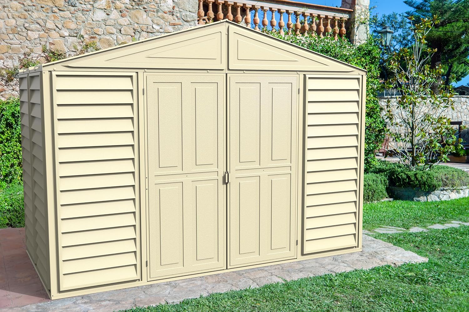 Duramax WoodBridge5 10 x 5 (5.12 m²) Abri de jardin en plastique avec kit de fondation en métal, structure de toit en métal robuste, abri en vinyle sans entretien - Ivoire