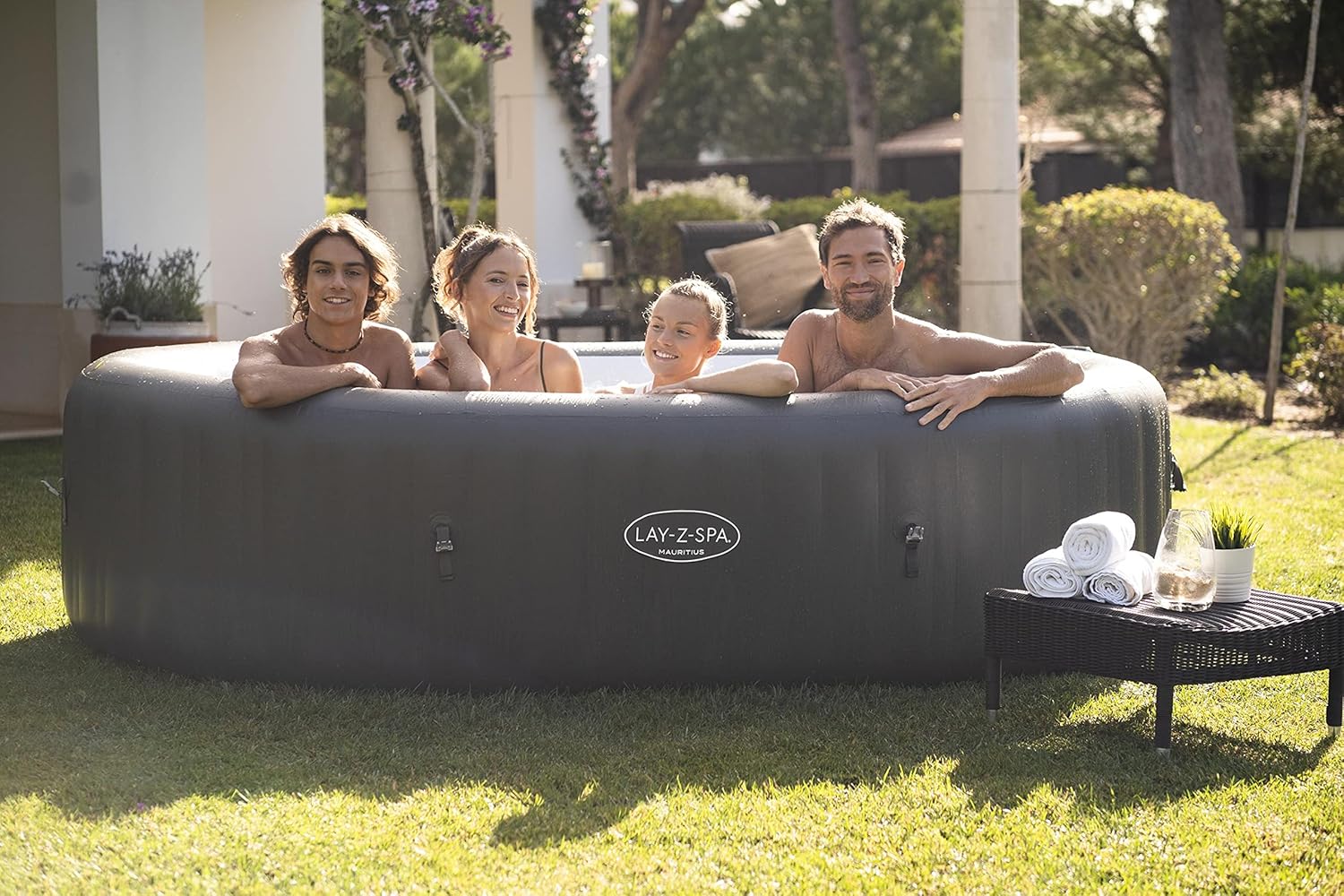 Bestway - Lay-Z-Spa Mauritius Airjet - 270x180x71 cm - 5-7 pers.