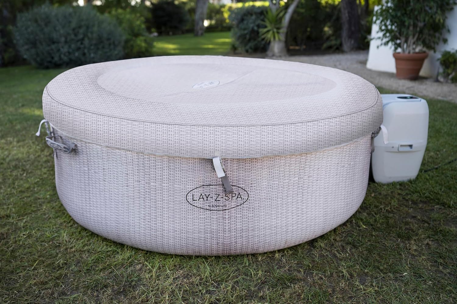 Spa Gonflable Lay-Z-Spa® Cancun Airjet Rond 2 à 4 Personnes, 180 x 66 cm, 120 Jets d'air, Couverture Isolante, Filtration à Cartouche, diffuseur Chemconnect