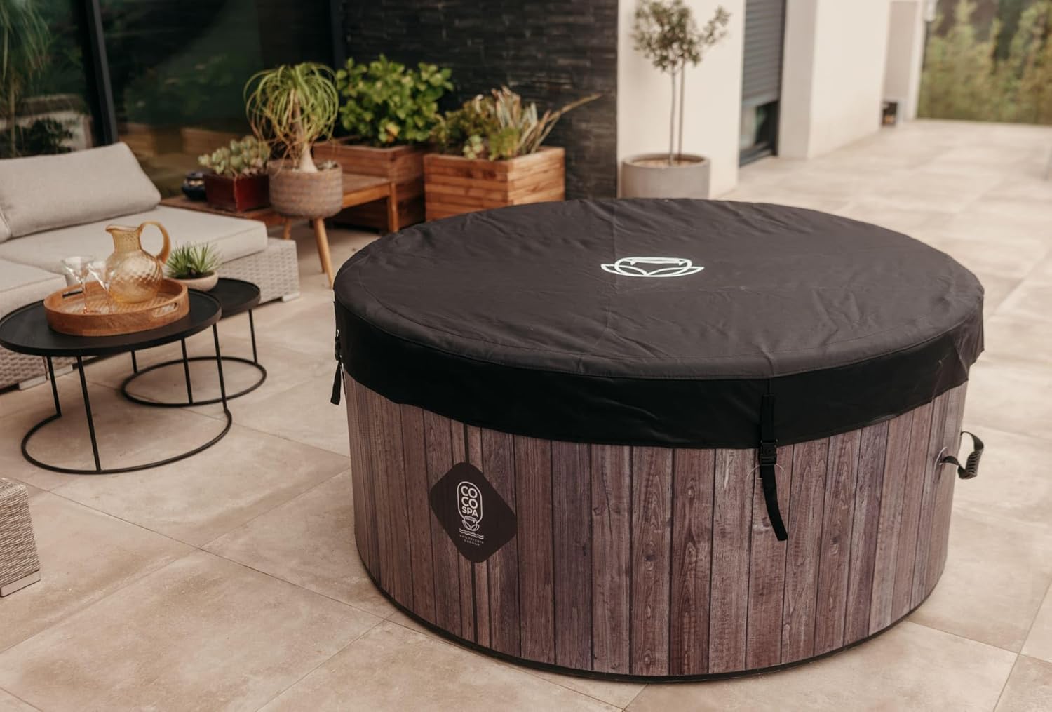 COCO SPA Helsinki Spa Gonflable - 150 cm de diamètre - 800 litres - Moteur 2240 W - 2 à 4 Personnes - Massage 140 Jets
