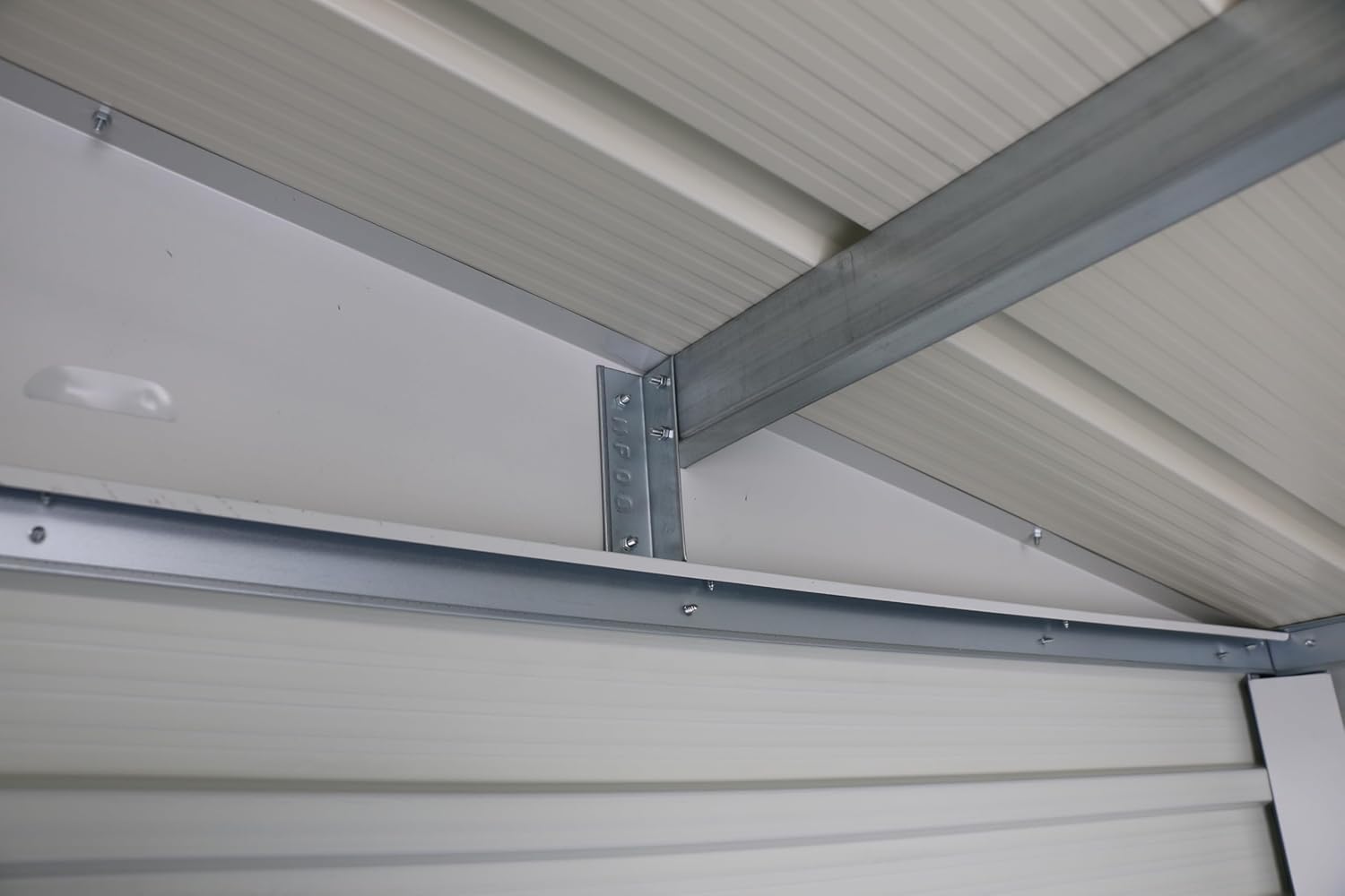 Duramax Alpine 8 x 6 (4,79 m²) Abri de Jardin en métal avec Base en métal, Acier galvanisé à Chaud, Structure de Toit renforcée, Abri de Jardin sans Entretien et résistant aux intempéries, Anthracite