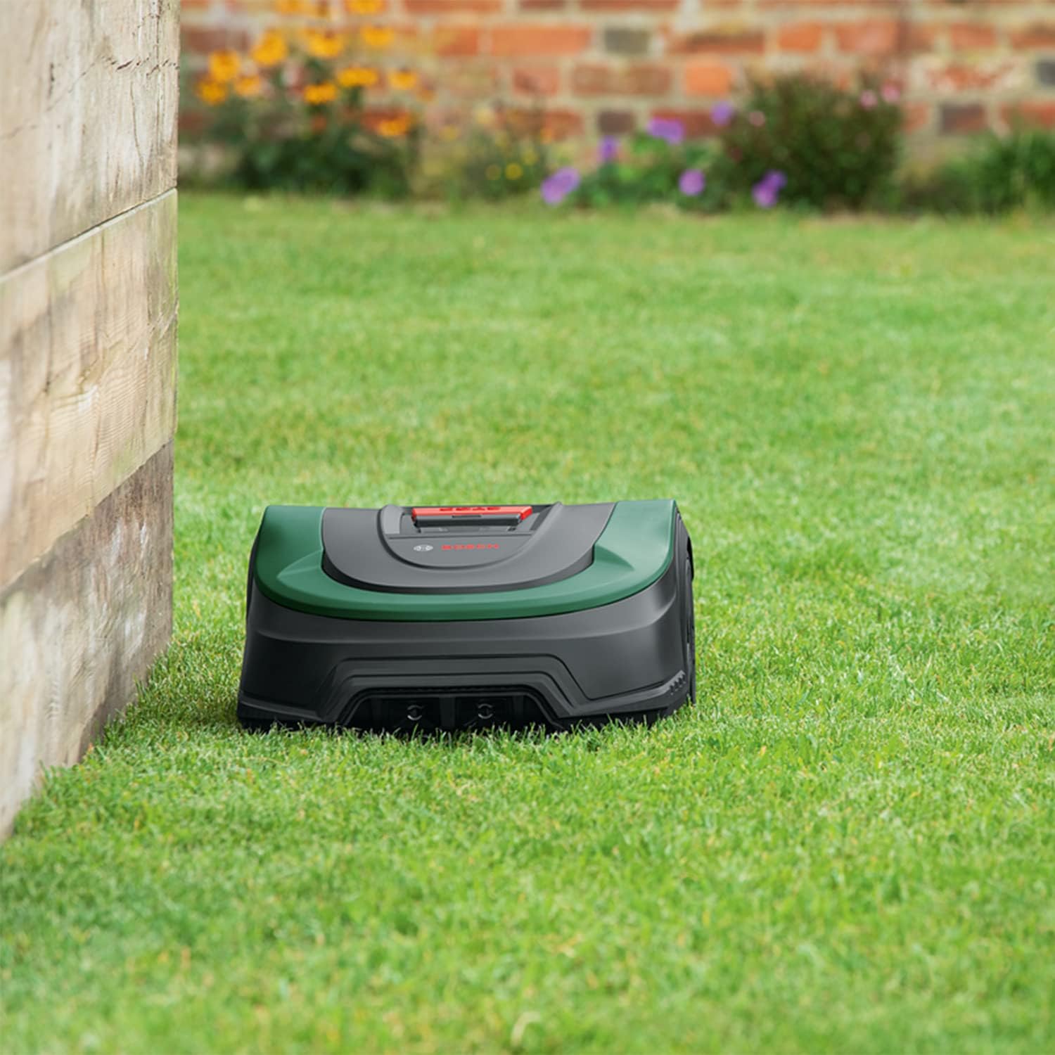 Bosch - Indego M+ série - 19 cm coupe, 700 m², batterie 18 V - IndegoM+700