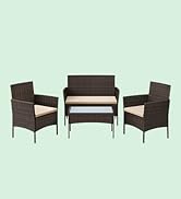 comprenant une causeuse en osier brun, deux fauteuils assortis et une table basse. Les coussins sont beiges. Ensemble disposé sur un fond vert clair.