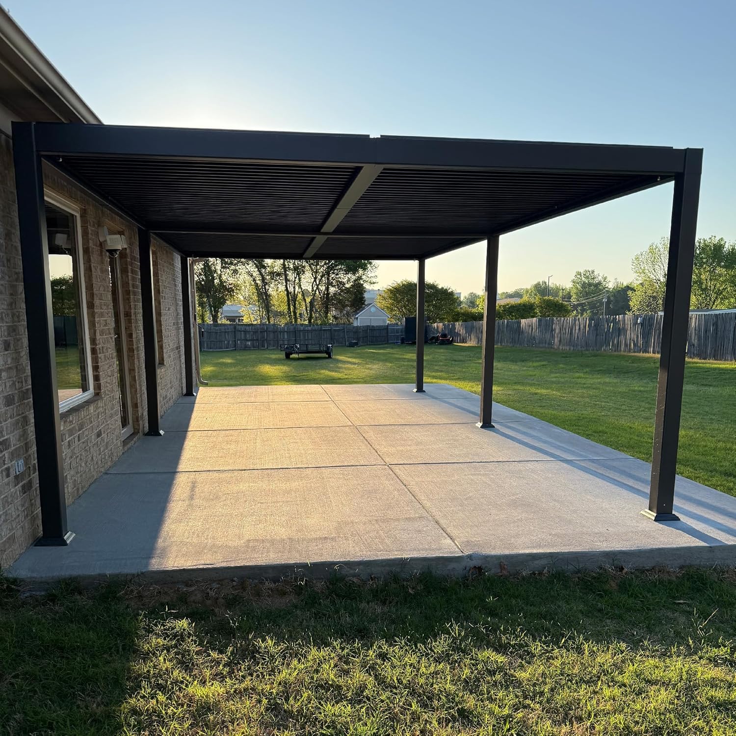 PURPLE LEAF - Pergola bioclimatique - 4x6m - alu lames LED gris