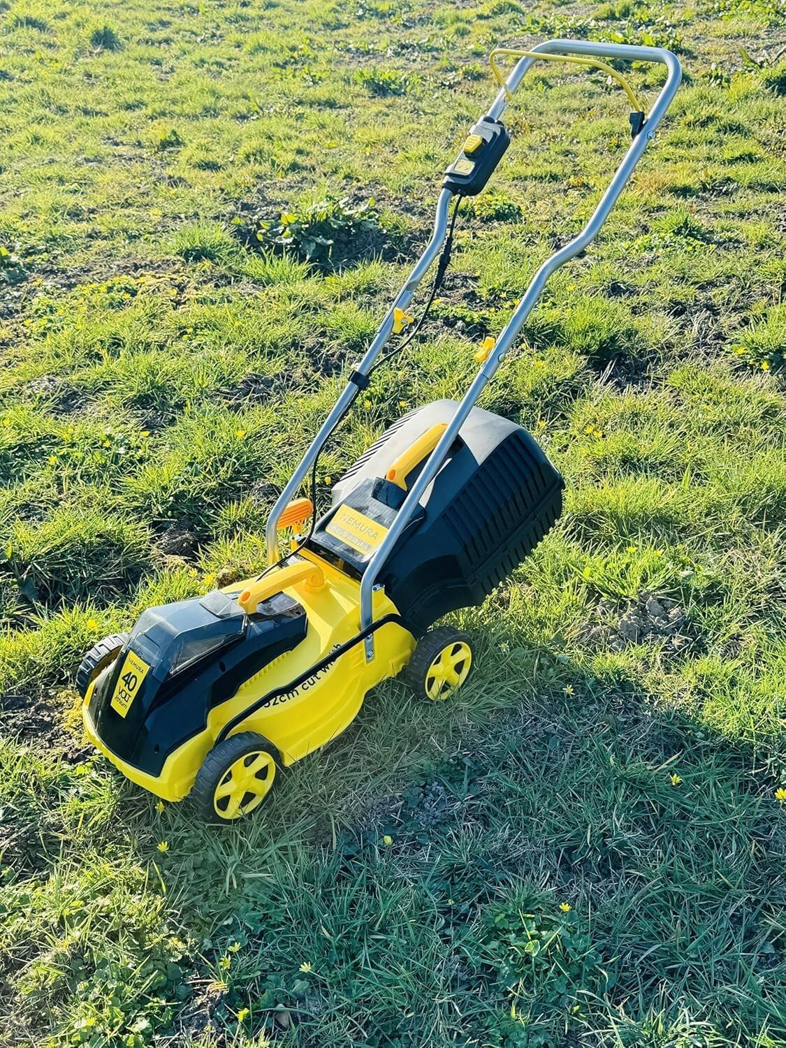 Nemura - Tondeuse Brushless 32cm, 3 hauteurs, bac 30L, 40V, batterie 4Ah