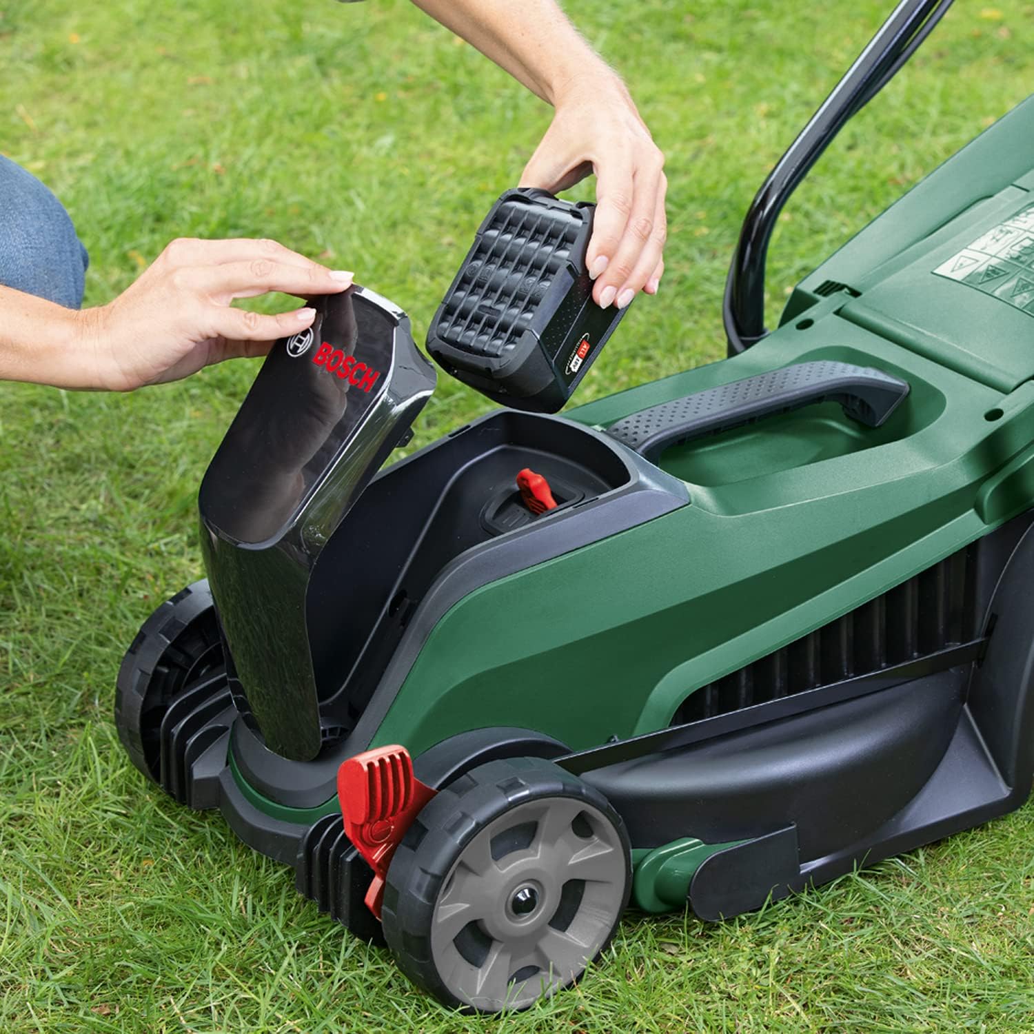 Bosch - CityMower série 18V - 32 cm - Sans fil, Brushless, jusqu’à 300 m² 18V-32-300