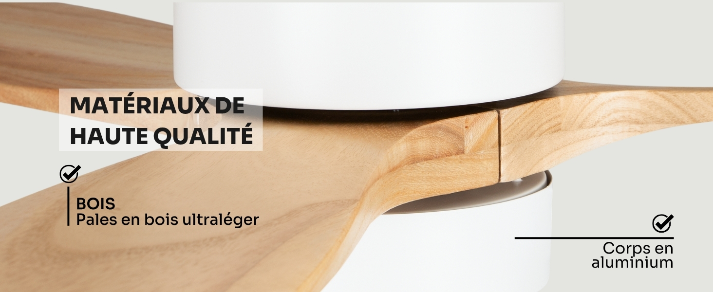 Le texte indique « MATÉRIAUX DE HAUTE QUALITÉ ». Gros plan d'un plancher ou d'une surface en bois montrant la qualité et la texture du matériau.