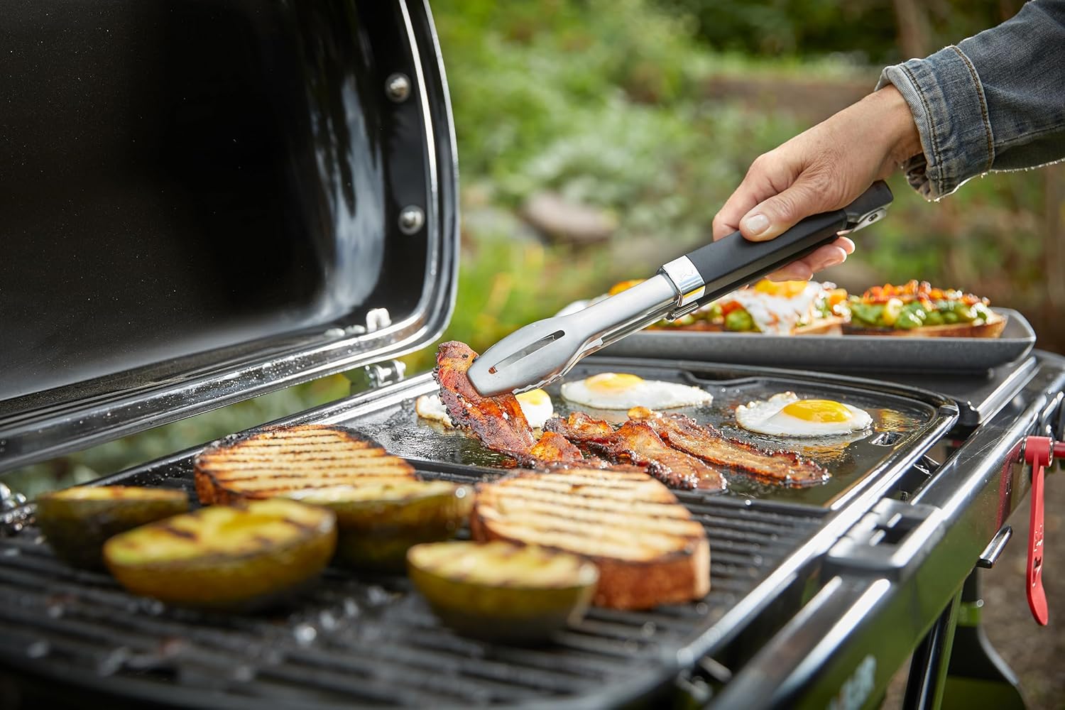 Weber - Traveler - 111 cm - barbecue pliable portable, 2065 cm², 1 brûleur