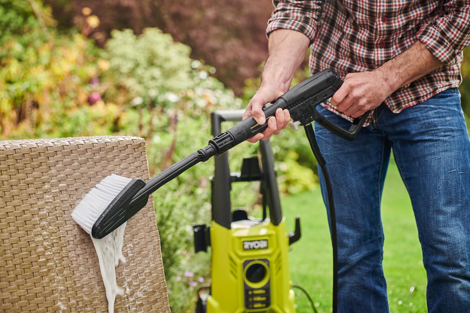 RYOBI - Nettoyeur Haute Pression 1800 W - 140 Bars - 420 L - Flexible 6 m - Enrouleur - réservoir détergent intégré - Lance Vario & Turbo - Brosse Multi-Surfaces - Brosse rotative - RY140PWA-P