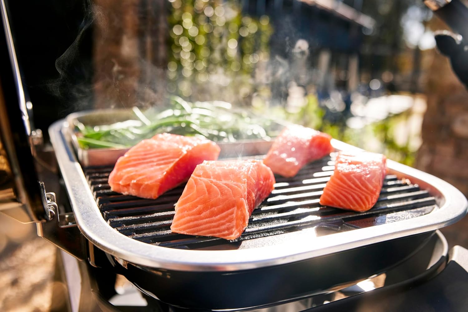 Weber - Lumin - 33x49 cm - Barbecue électrique, fonte, 315°C, thermomètre 1502045