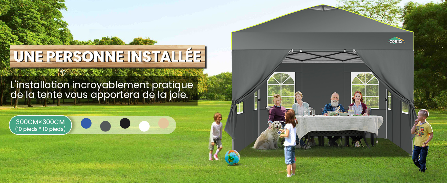 une tente avec un ballon à l'intérieur