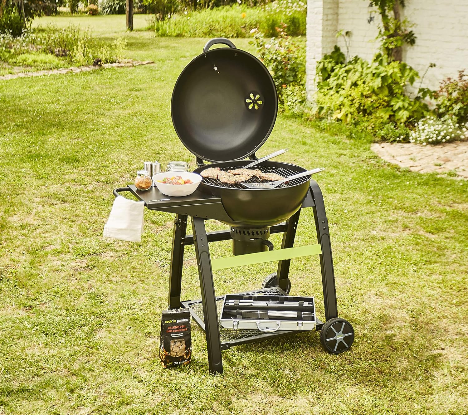 Cook'in Garden - Tonino 60 - barbecue charbon avec capot, wheels, thermomètre