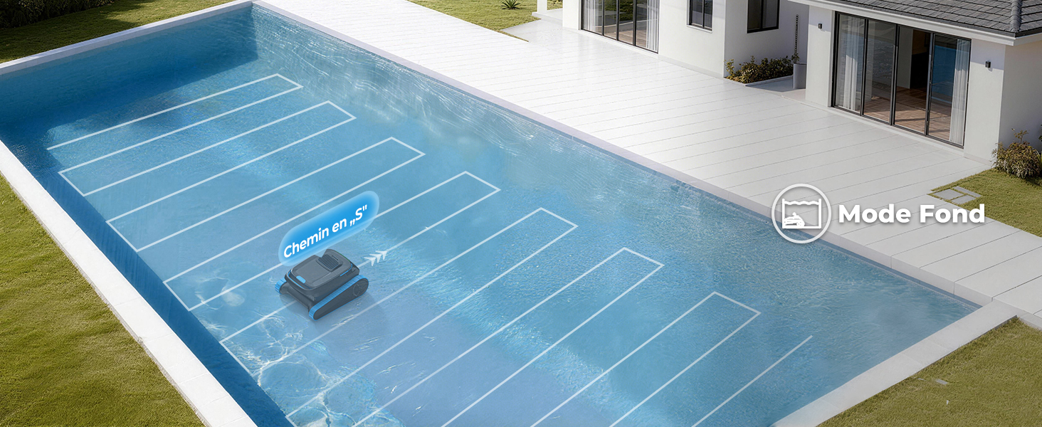 Vue aérienne de la piscine rectangulaire avec le marquage des voies peint et un robot nettoyeur de piscine visible au fond. Des bâtiments blancs sont visibles le long du bord.