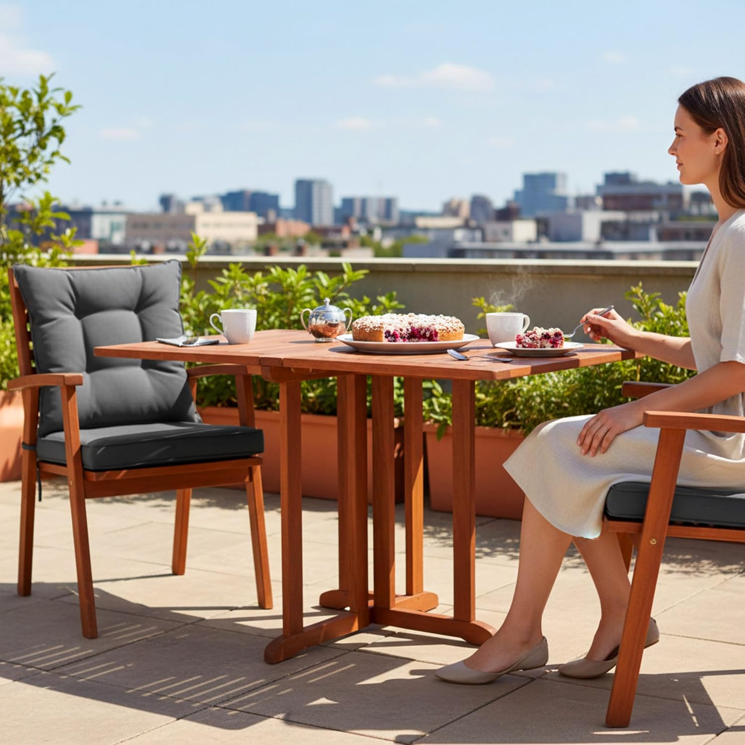 Spetebo - Table de balcon rectangulaire 120x70cm - bois d'eucalyptus FSC, pliable